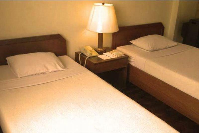 Sunny Bay Suites Manila Eksteriør bilde