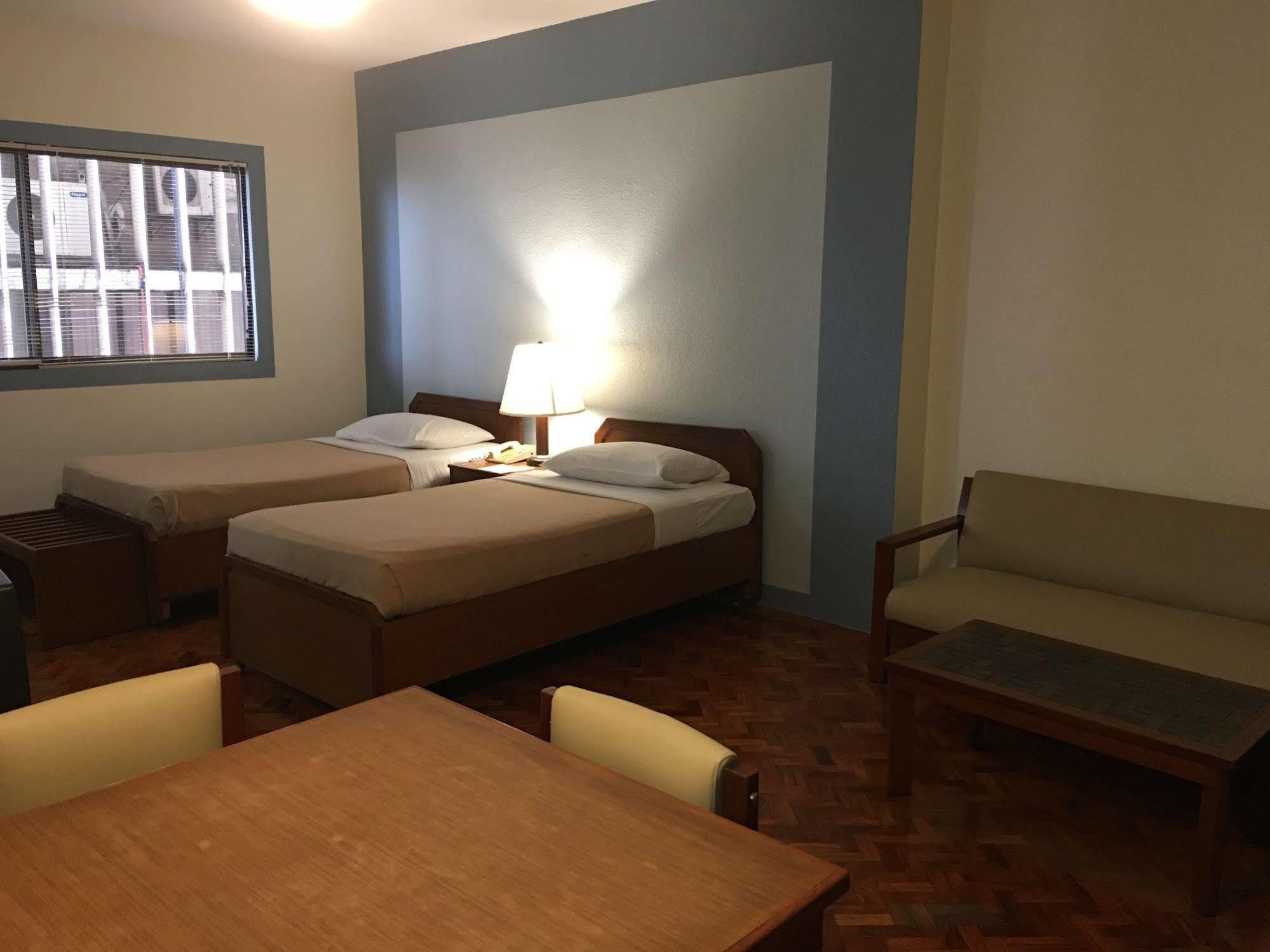 Sunny Bay Suites Manila Eksteriør bilde
